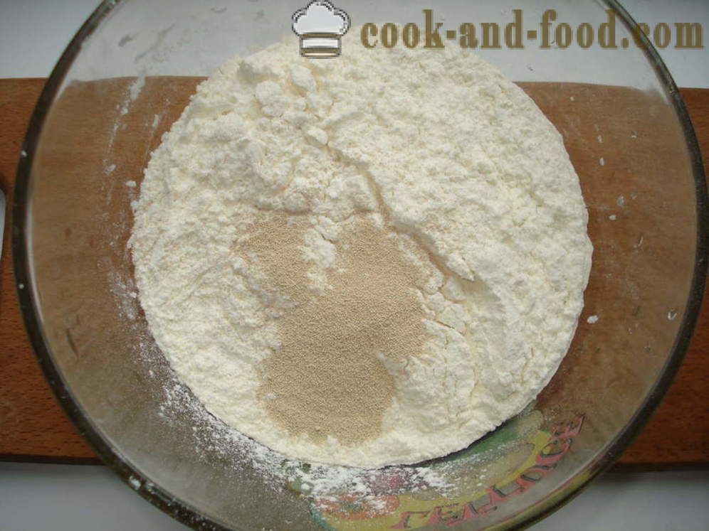 Квасац колач са маком у рерни - како да кува торту са маком, корак по корак рецептури фотографије
