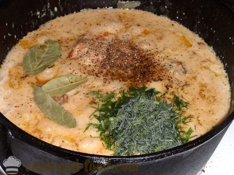 Пилетина са печуркама у крем сосу - како да кува пилетину са сосом од печурака, корак по корак рецептури фотографије