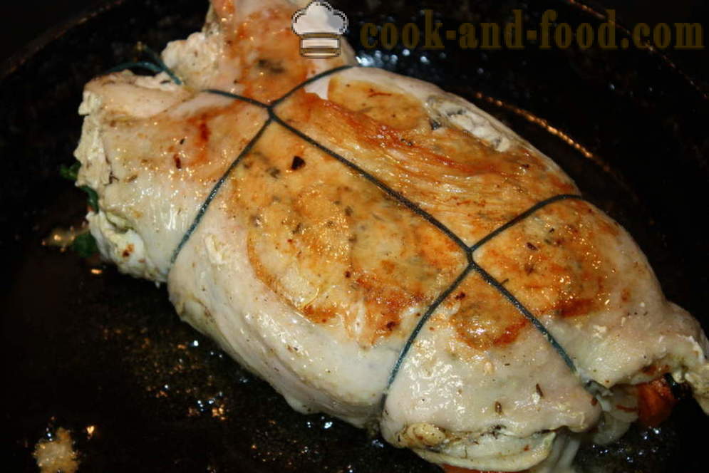Пилетина Д пуњене са поврћем у рерни - Како се припремити пилећи филе ролл, корак по корак рецептури фотографије