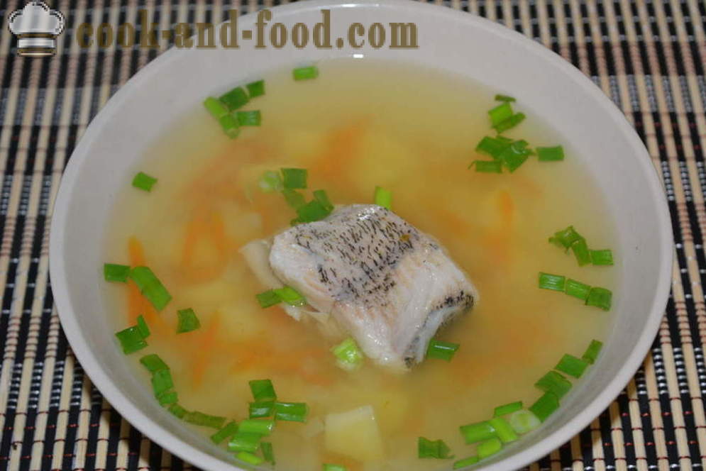 Укусна супа од штуке у кући - како да кува рибљу чорбу од штуке, корак по корак рецептури фотографије