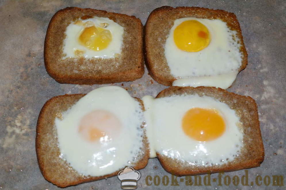 Хлеб здравице са јаје - како да кува тост од црног хлеба у рерни, са корак по корак рецептури фотографије