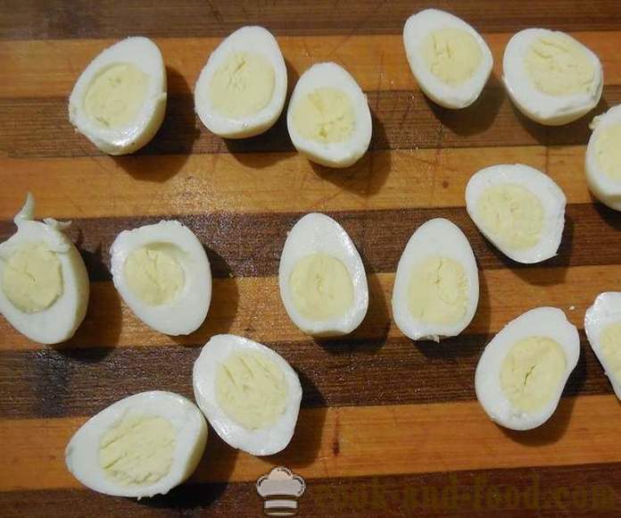 Салата са јајима препелице - корак по корак, како припремити салату од препелице јаја, рецепт са сликом