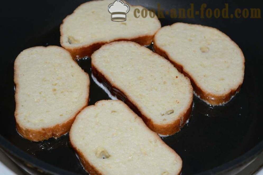 Слатка векна тост са јајетом и млеком у пан - Како направити векну тоста у тигању, корак по корак рецептури фотографије