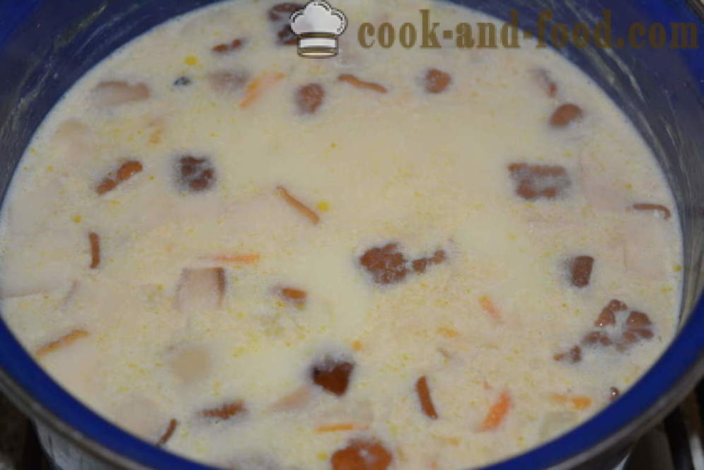 Супа од белих свежих печурака са крем сиром - како да кува чорба од печурака са свежим гљивама и сиром, са корак по корак рецептури фотографије