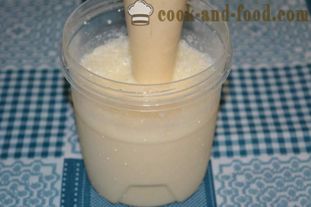 Млеко коктел са сладоледом и бананом у блендеру - како би милкљејк код куће, корак по корак рецептури фотографије