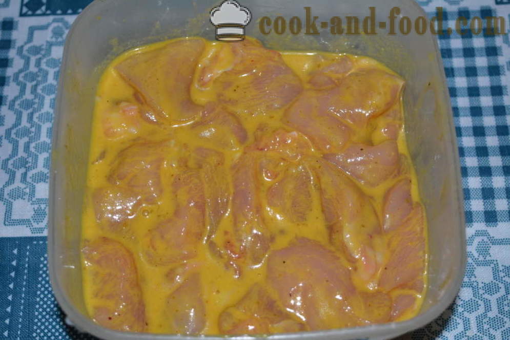 Укусна пилећа прса печено у тигању - како да кува сочну пилеће груди у тигању, корак по корак рецептури фотографије