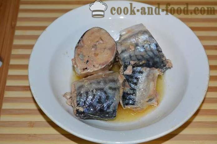 Једноставан рецепт за пуњење колача са конзервиране рибе у рерни - како да кува а пие филер, корак по корак рецептури фотографије
