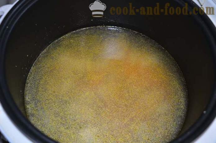 Укусно пилећа супа са резанцима у мултиварка - без кромпира