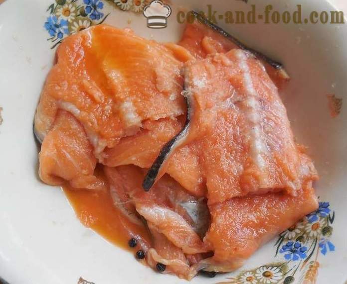 Како Пицкле гребени црвене рибе са течним дима - укусан рецепт гребена усољену лососа, са фотографијама