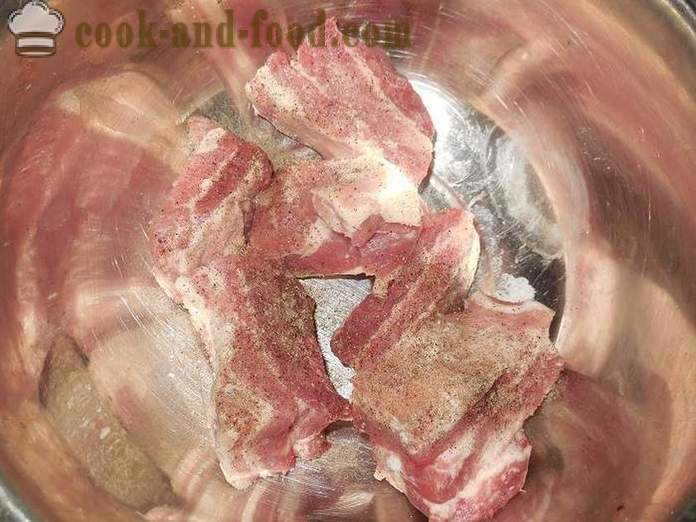Делициоус нови кромпир печен у рерни са месом - као укусни печени кромпир нове у рупи, рецепт са фотографијама, корак по корак