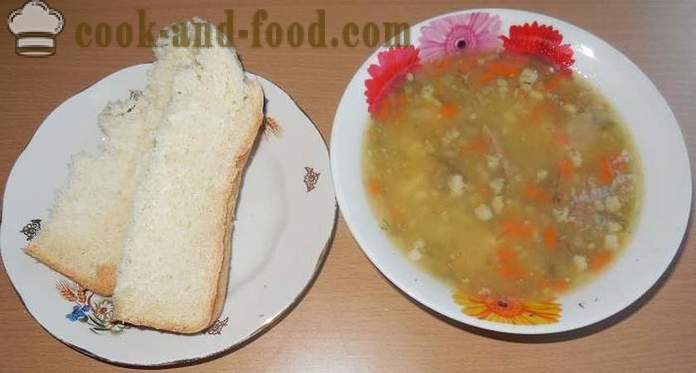 Укусна грашка супа са димљеним меса и месних