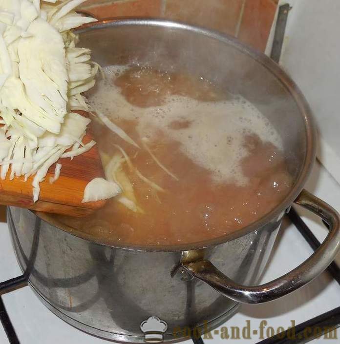 Укусна домаћа супа са пасуљем у украјинском - како да кува супу са пасуљем у украјинском - корак по корак рецептури фотографије