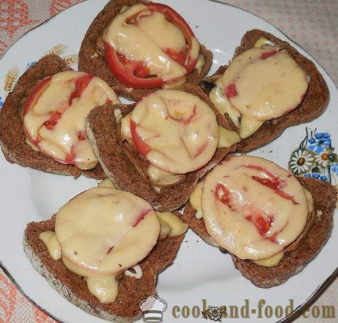 Делициоус топли сендвичи са печуркама печуркама - рецепт за топли сендвичи у рерни - са фотографијама