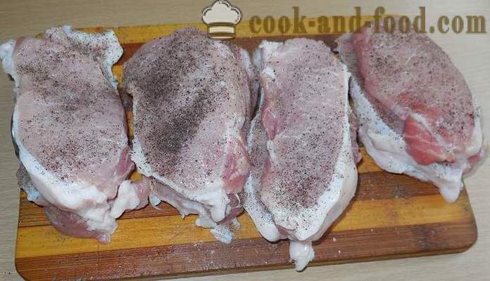 Сочни свињски одрезак са луком - како да кува укусна шницла у мултиварка - корак по корак рецептури фотографије
