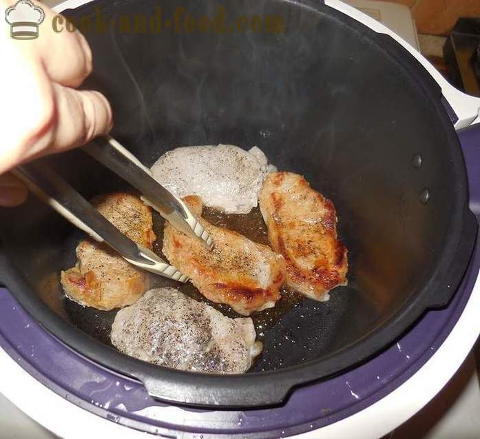 Сочни свињски одрезак са луком - како да кува укусна шницла у мултиварка - корак по корак рецептури фотографије