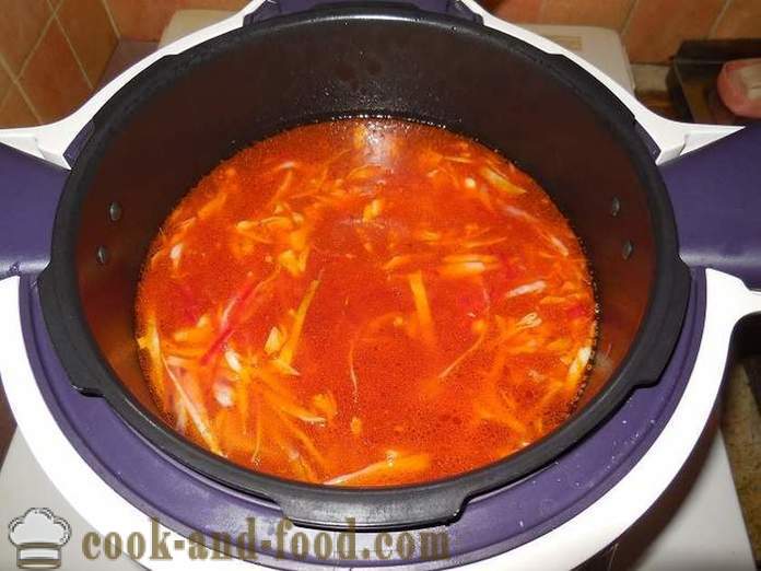 Класична Украјински боршч са репа, пасуљ и месо - корак по корак рецептури са фотографијама како да кувају супу у мултиварка.