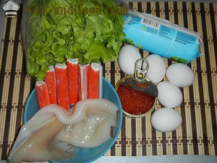 Једноставна и укусна салата са лигњама, ракова палицама и црвеног кавијара - како припремити салату од лигњи са јајетом, корак по корак рецепт са фотографијама.