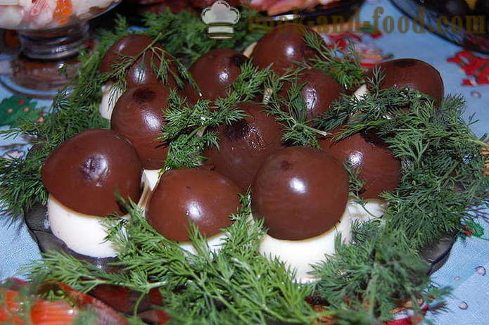 Пуњена јаја са сиром и белим луком - хладна јела, рецепт са сликом