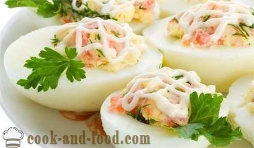 Пуњена јаја са сиром и белим луком - хладна јела, рецепт са сликом